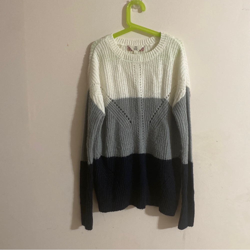 Pink rose Junior sweater size Small
